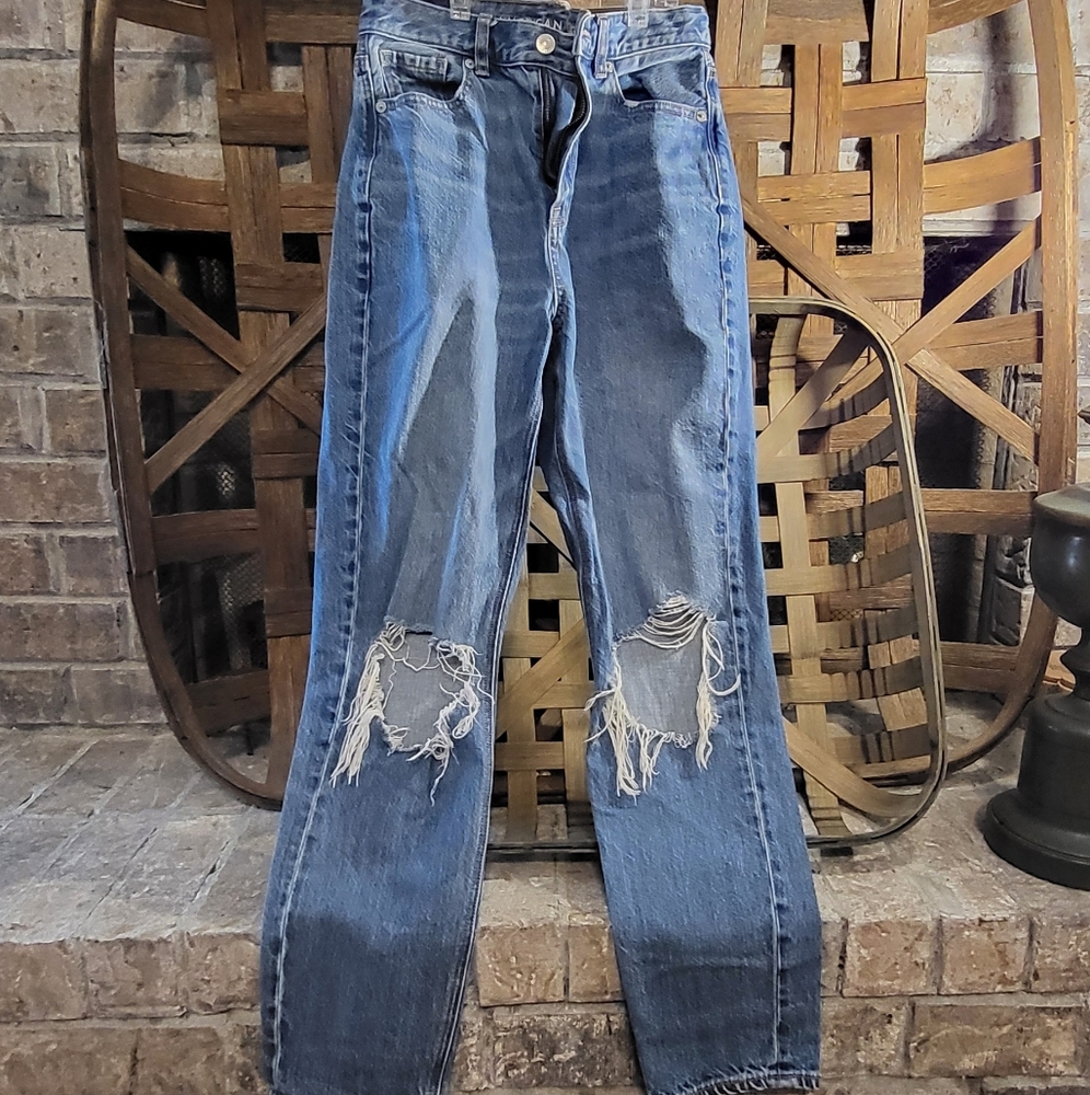 American Eagle "Highest Rise Mom Jean", Size 0 REGULAR